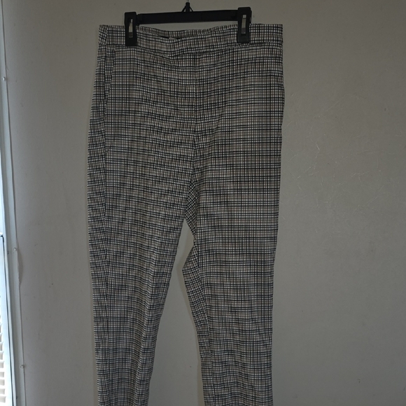 High Waist Black and White Checkered Trousers - Picture 5 of 5